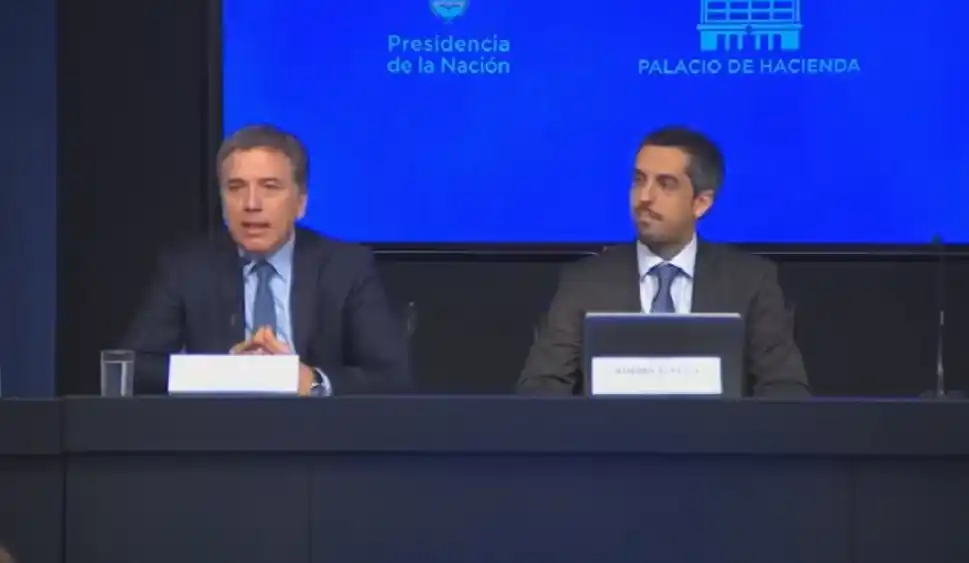 Dujovne anunció el regreso de las retenciones a todas las exportaciones