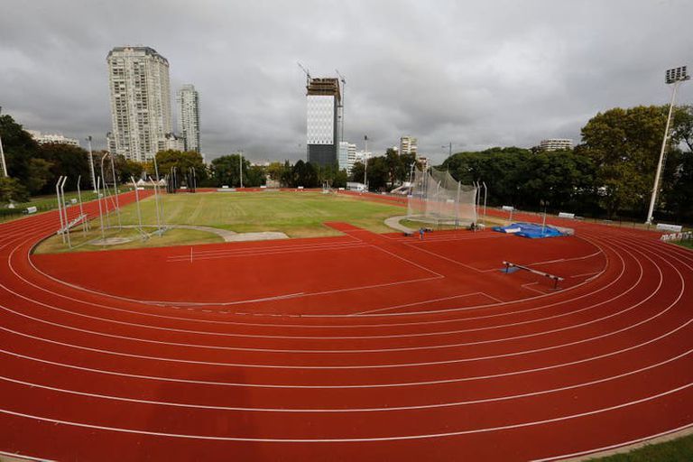 Un influencer logra lo que el Estado no: un vuelo para que deportistas viajen al Campeonato Sudamericano de Mayores de atletismo