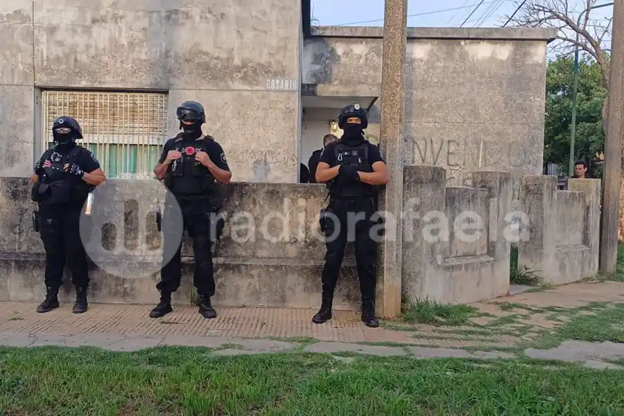 Allanamiento en barrio 9 de Julio con resultados positivos: secuestraron una escopeta recortada