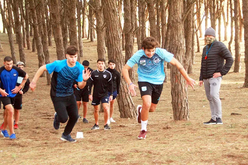 Tres selecciones de fútbol se preparan para los Bonaerenses