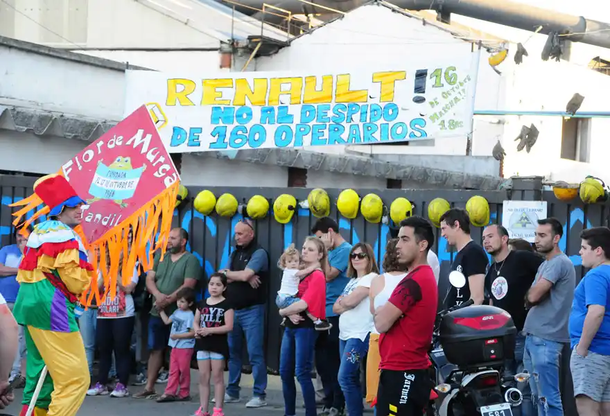 Los  operarios están “dolidos” por la ausencia del Intendente