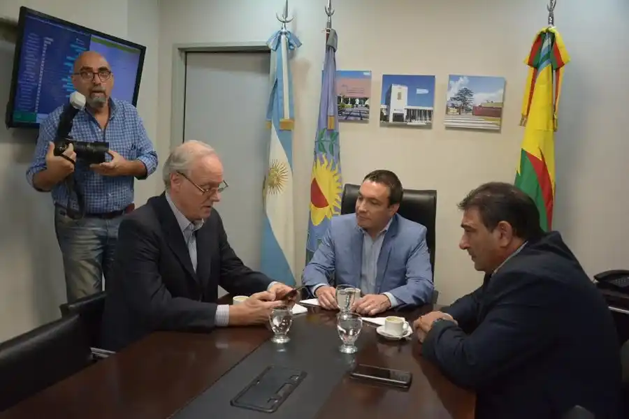 Tras reclamo de vecinos, Watson pidió a Provincia remover al director del Hospital Mi Pueblo 