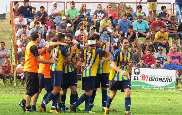 Juventud Urdinarrain se hizo fuerte en Villaguay y sacó ventaja en la semifinal