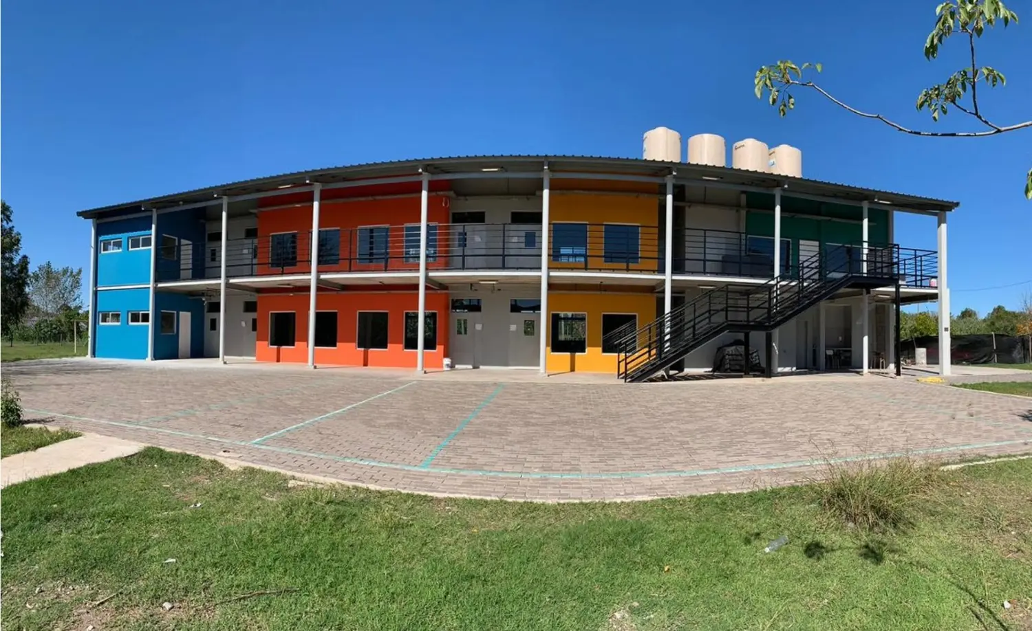 Una escuela modelo