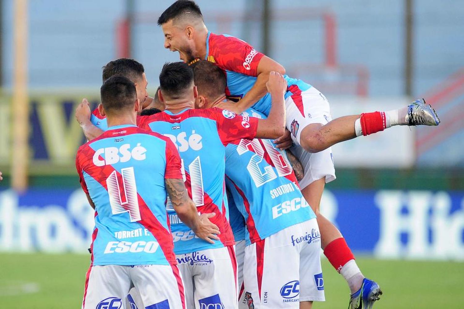 Arsenal fue contundente ante un complicado Aldosivi