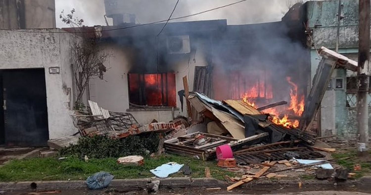 Un hombre se suicidó a lo bonzo al hacer explotar con gas la casa de su ex pareja