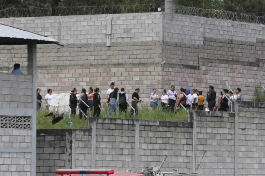 Motín en una cárcel de Honduras: al menos 41 mujeres muertas