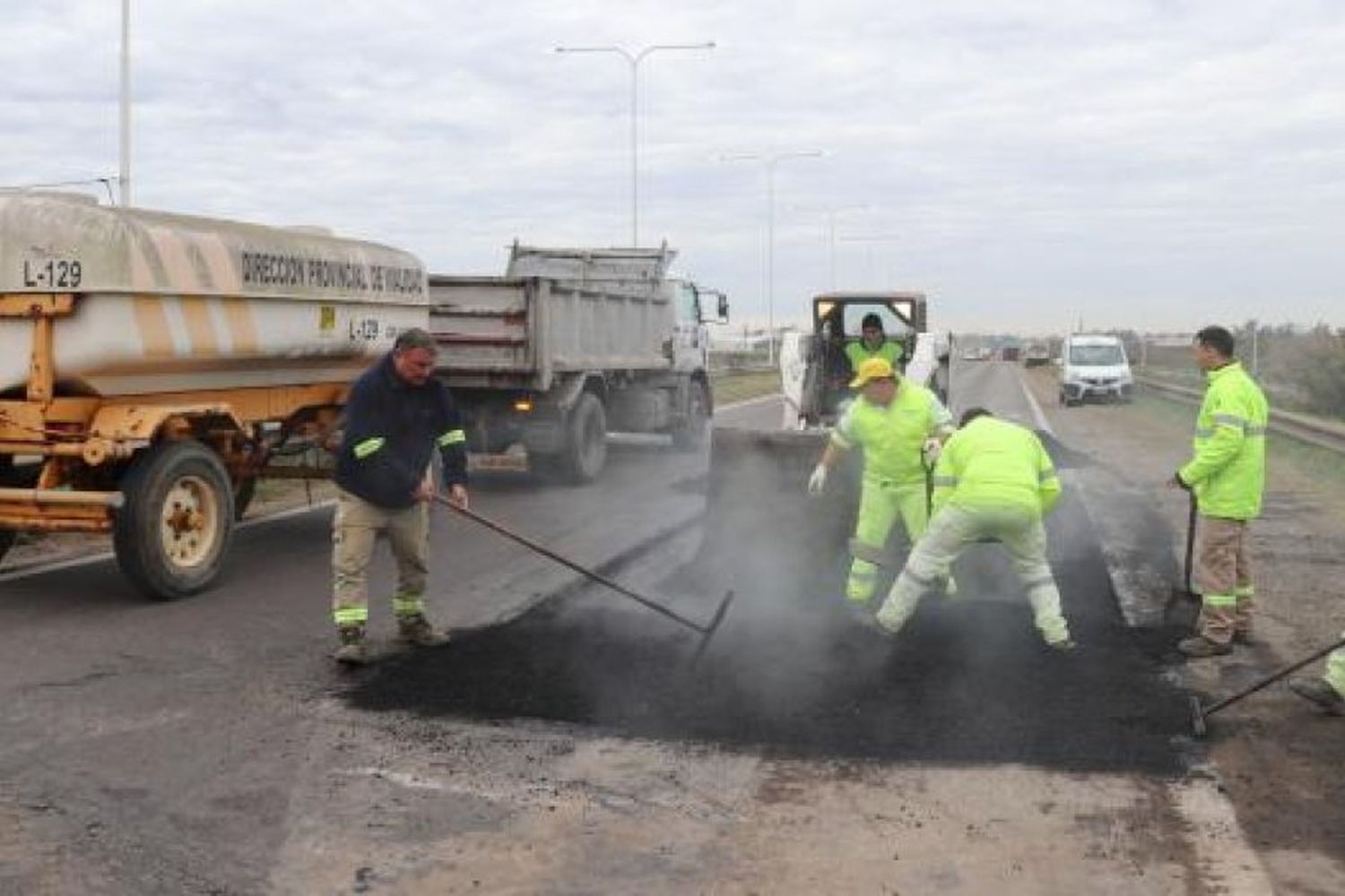 Obras activas: reparan la calzada en distintos tramos de la Autopista Rosario - Santa Fe