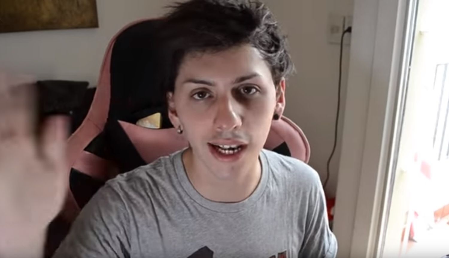 El tutorial del hijo de Alberto Fernández para maquillarse como Lady Gaga