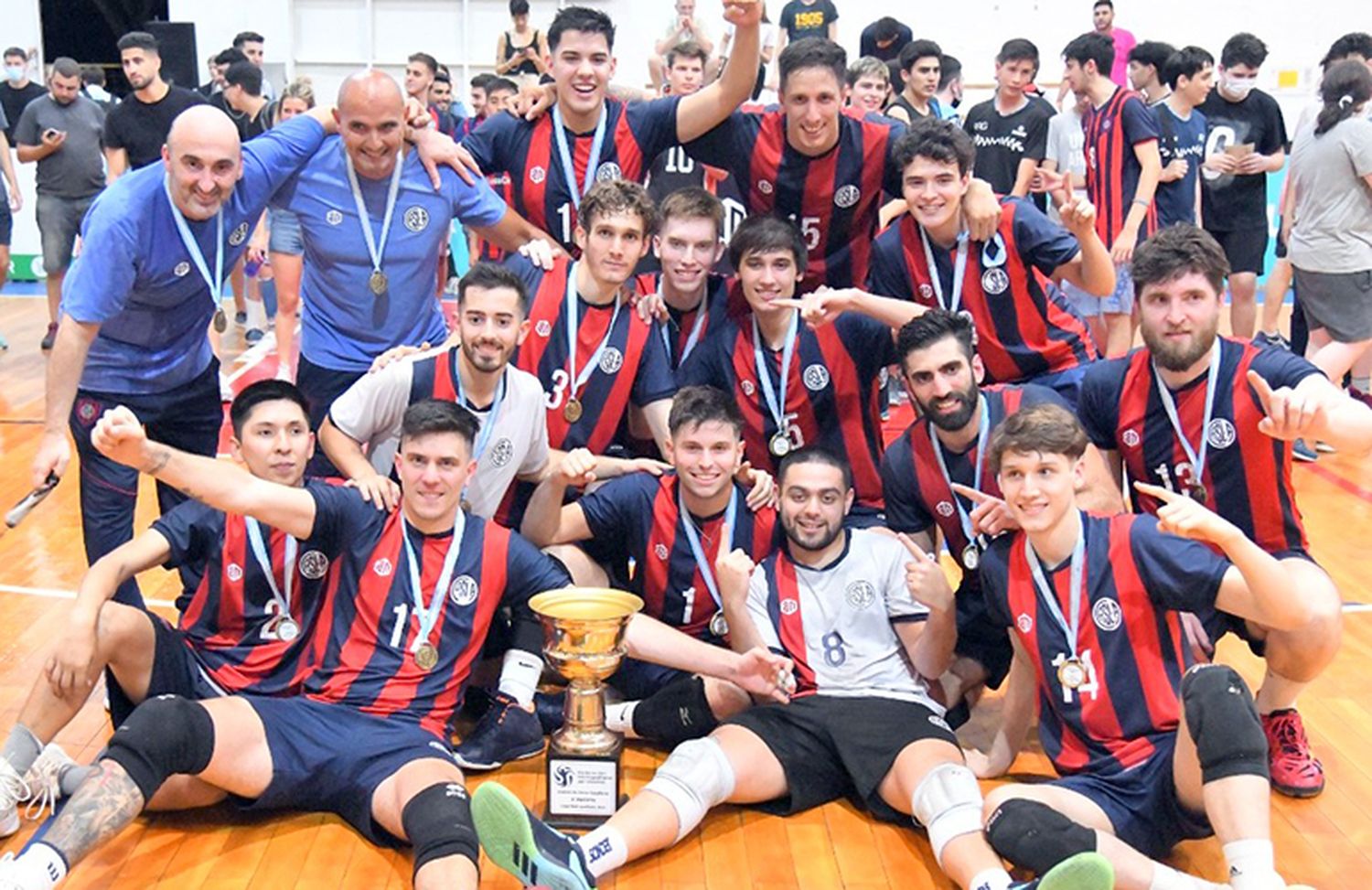 Manuel Quiroga, bicampeón de la Copa Metropolitana de voley