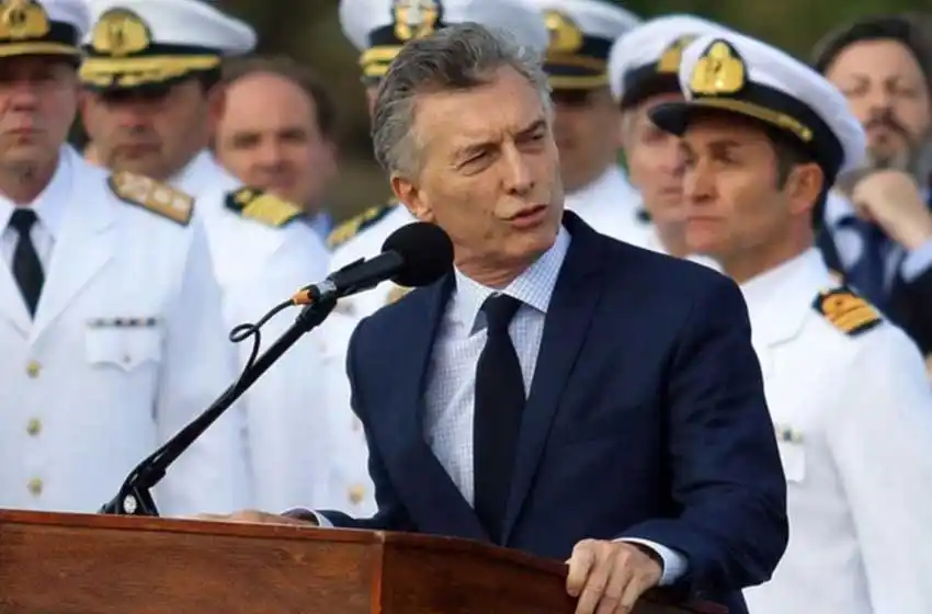 El gobierno denunció a Macri por el envío a Bolivia de material para la represión