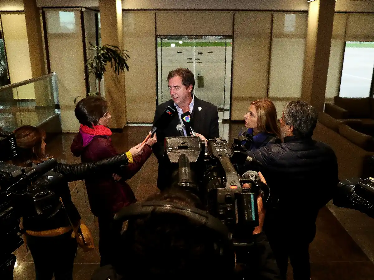 "Estamos todos muy bien", dijo Pavlosky al arribar a aeroparque