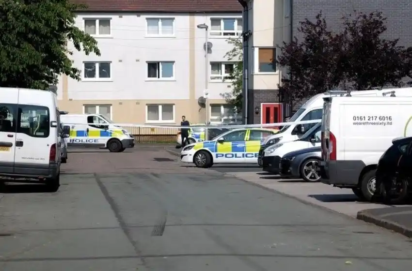 Manchester: un auto atropelló a peatones y hay un muerto