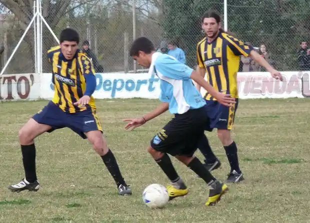 Baile, goleada y arribo a la punta 