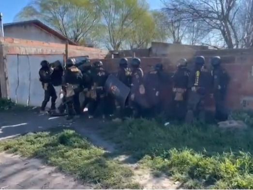Cayó un joven de 19 años acusado de robarle dinero y un celular a un chofer de aplicación