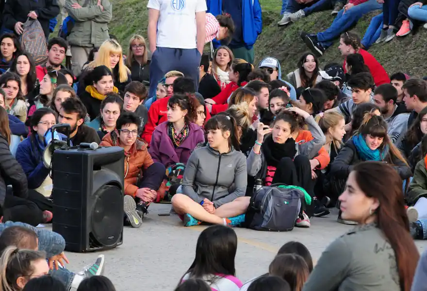 La asamblea estudiantil decidió mantener la toma del Campus