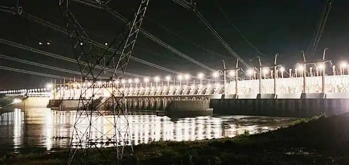 Bordet promulgó la Ley de Energía Eléctrica Sostenible