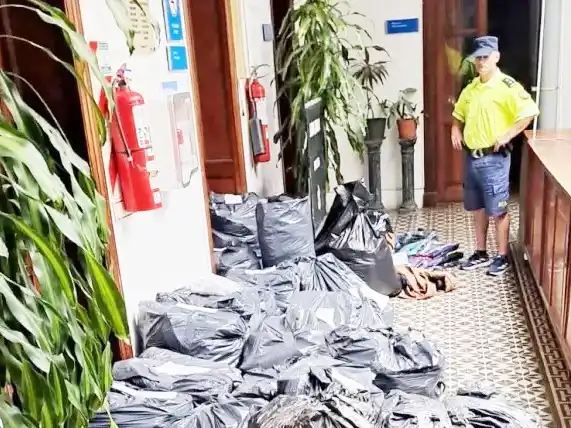 Decomisan mochilas, zapatillas e indumentaria en el puesto de control de Túnel Subfluvial