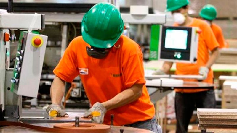 Alerta en la industria: advierten que “peligra el empleo de 300 mil trabajadores"