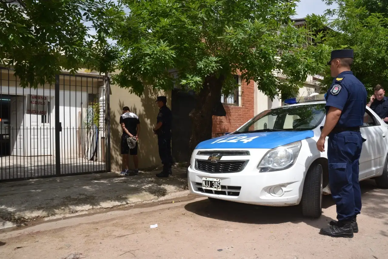El delincuente que atacó al menor en la entradera se va a su casa con tobillera
