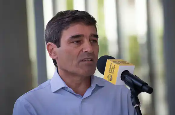 Quirós: “Ningún funcionario porteño le quitará su vacuna a un trabajador de la salud”