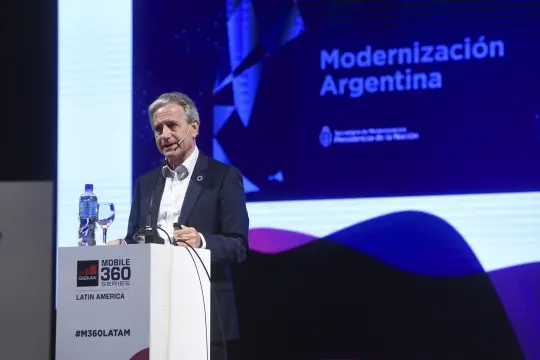 Polémica tras los dichos de Fernández sobre revisar nombramientos de Macri
