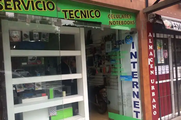 Roban en un local de informática en pleno centro