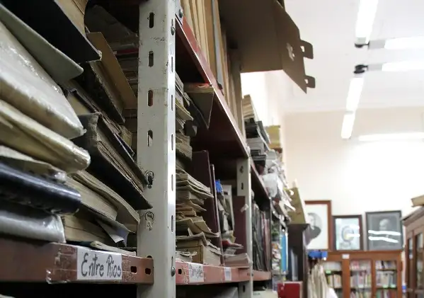 La Enova es escuela piloto en la creación del archivo y el museo escolar