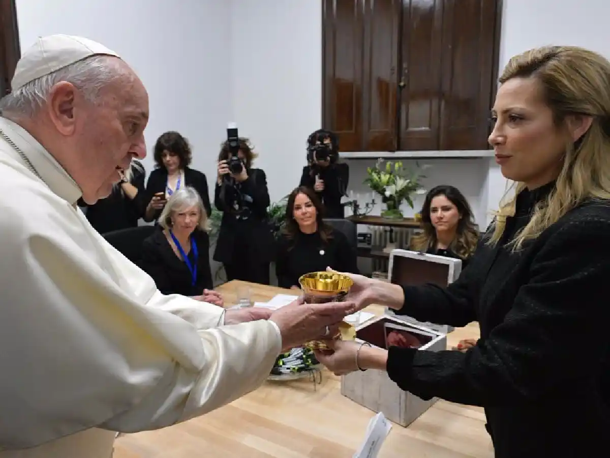 Fabiola Yañez se reunió por primera vez con el papa Francisco