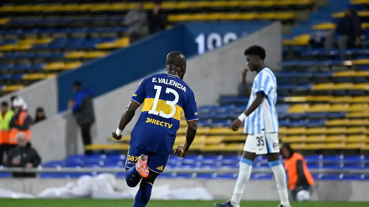 Con una remontada épica y un triplete de Enner Valencia, Boca le ganó 3-2 a Racing y avanzó a semifinales