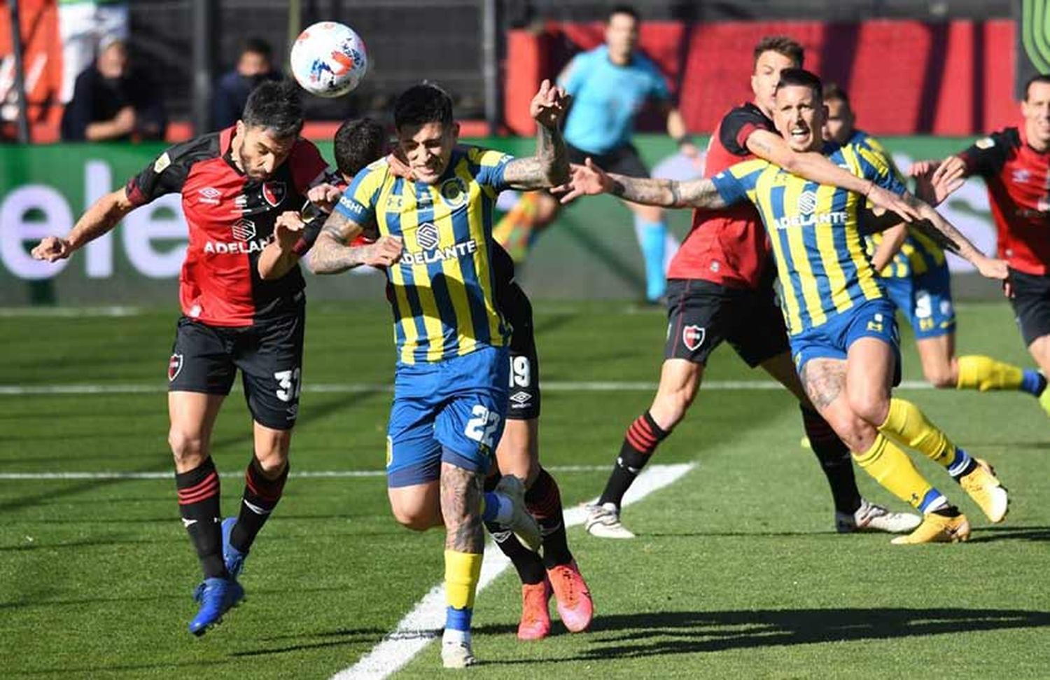 Newells y Central jugaron un partidazo pero no se sacaron ventajas y empataron en el Parque