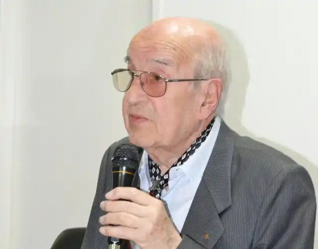 Emotivo reconocimiento de “Embajador Cultural” al periodista Mario Alarcón Muñiz