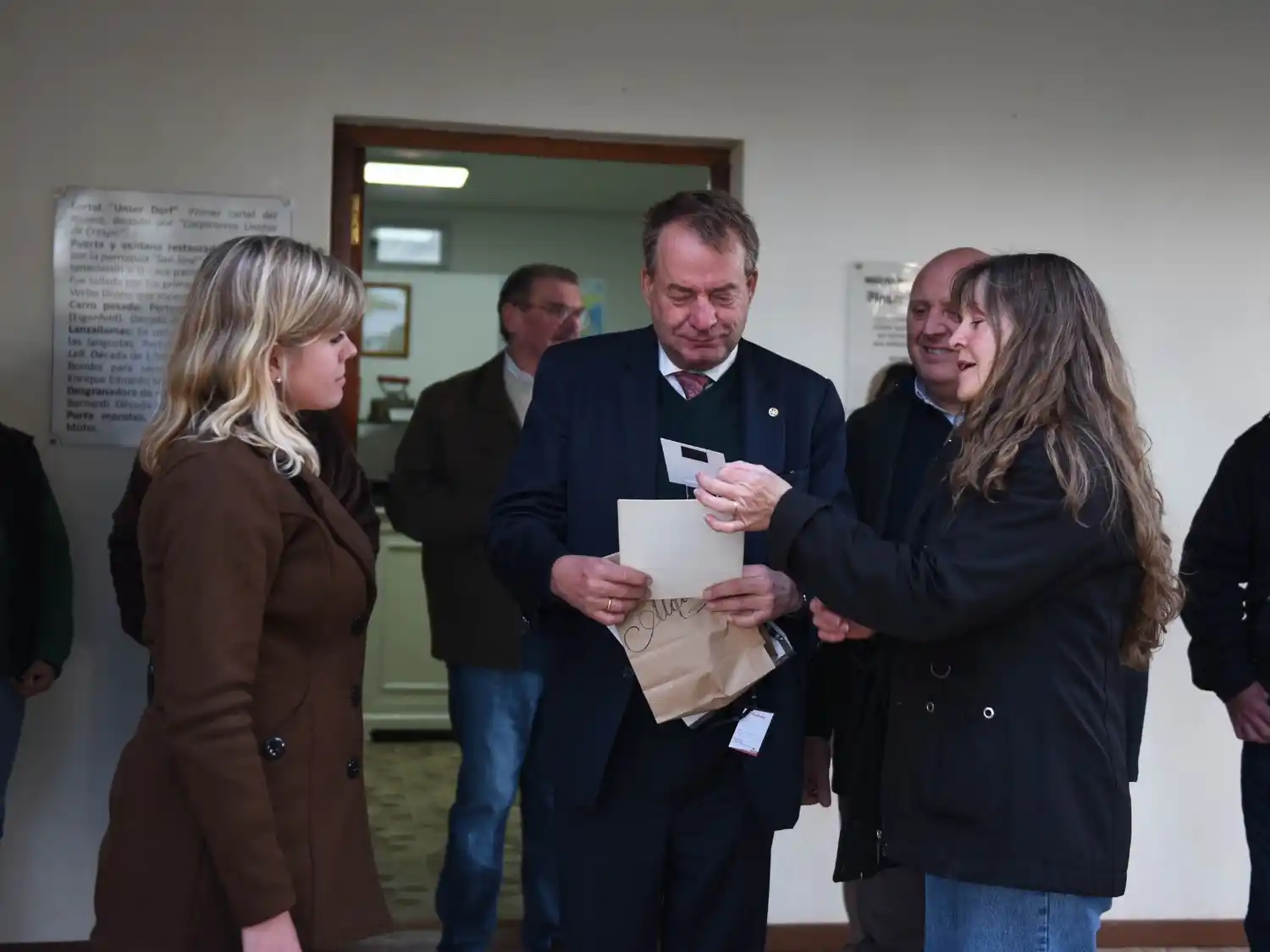 El embajador alemán visitó Aldea Santa Rosa y destacó el valor histórico y cultural de la región