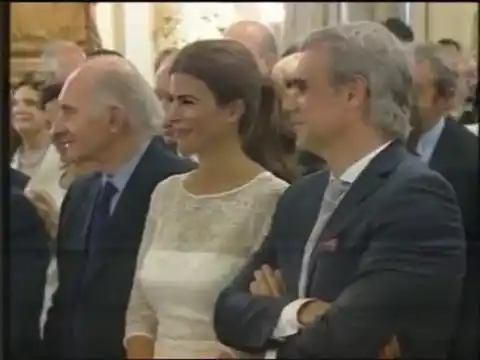 El presidente recibió los atributos en la Casa Rosada