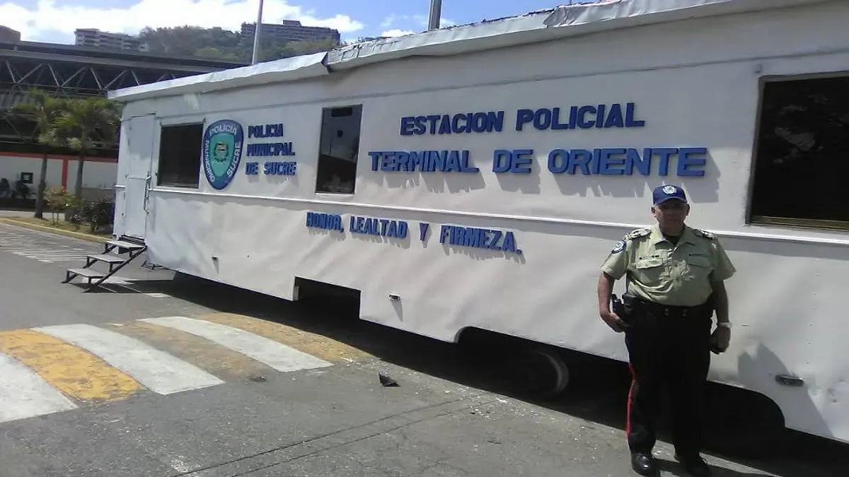 ¡LA CONTACTARON POR FACEBOOK! RESCATAN A MENOR DE EDAD que iba rumbo a una posible trata de personas