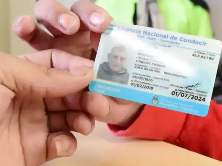 Nuevos requisitos para renovar la licencia de conducir en  mayores de 65 años