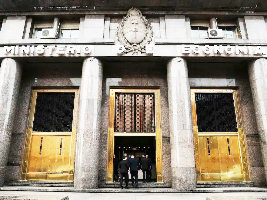 La deuda externa aumentó a USD 316.935 millones durante el tercer trimestre de 2025