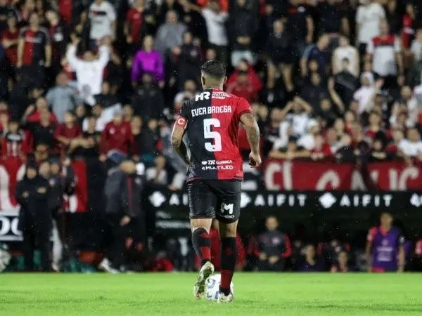 Banega pasa su mejor momento en el club desde su segunda vuelta. Foto:@Newells