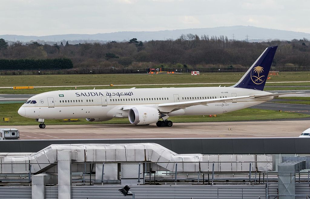 SAUDIA resumes flights to Toronto - Saudia Boeing 787 9 Dreamliner HZ ARB 25651976424 