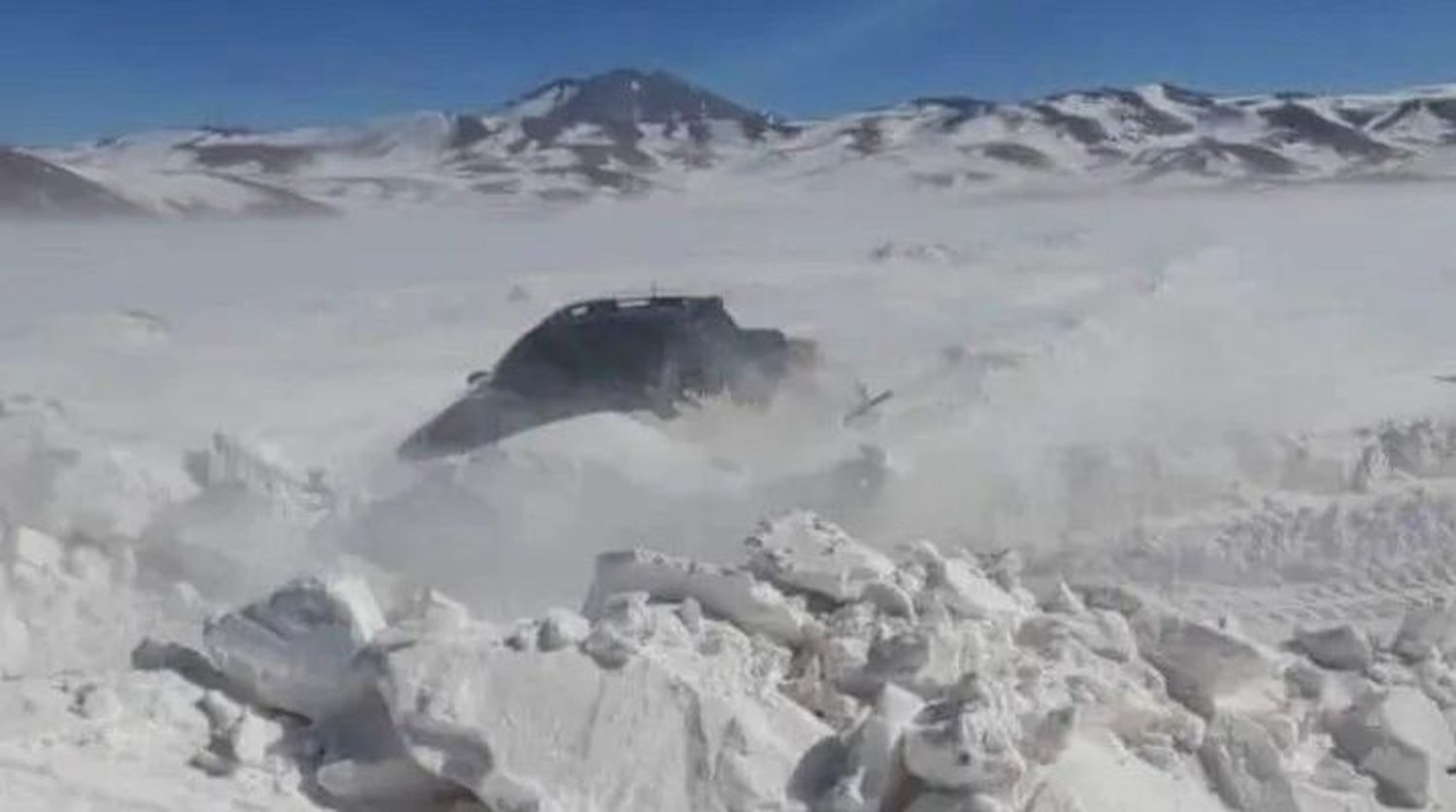 Una familia argentina quedó varada durante 3 días en la cordillera de Los Andes a -30°