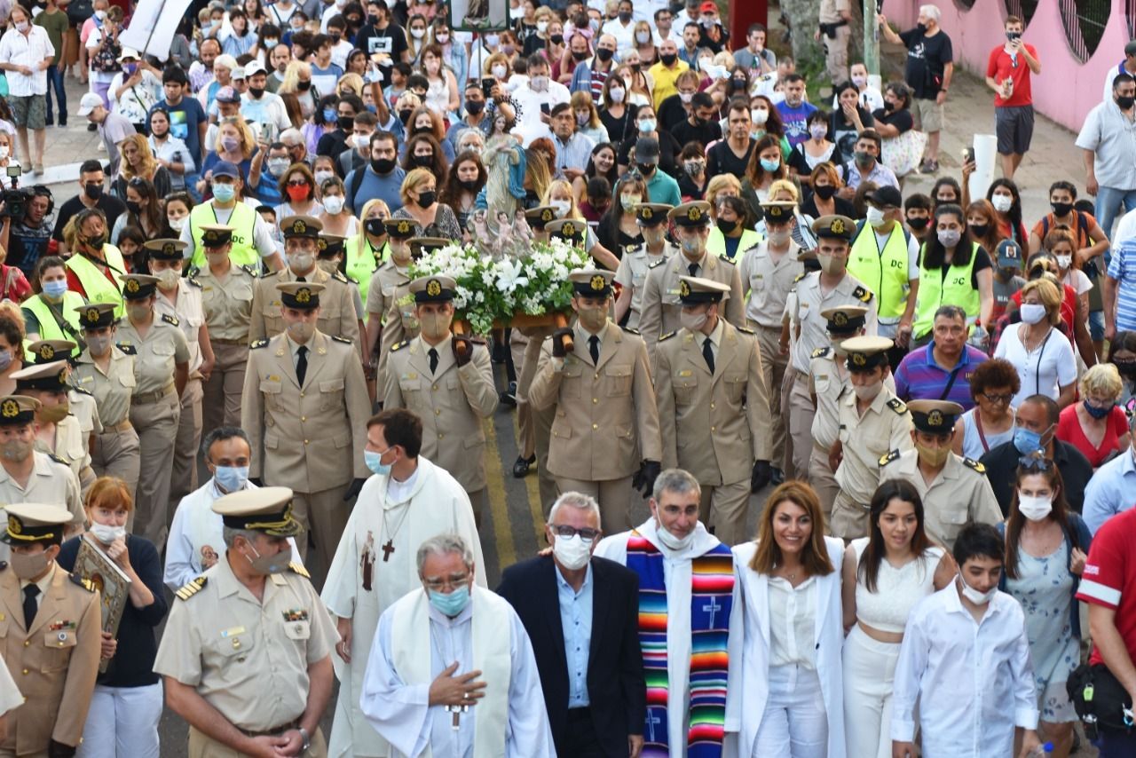 Miles de personas asistieron a la celebración por el Día de la Virgen