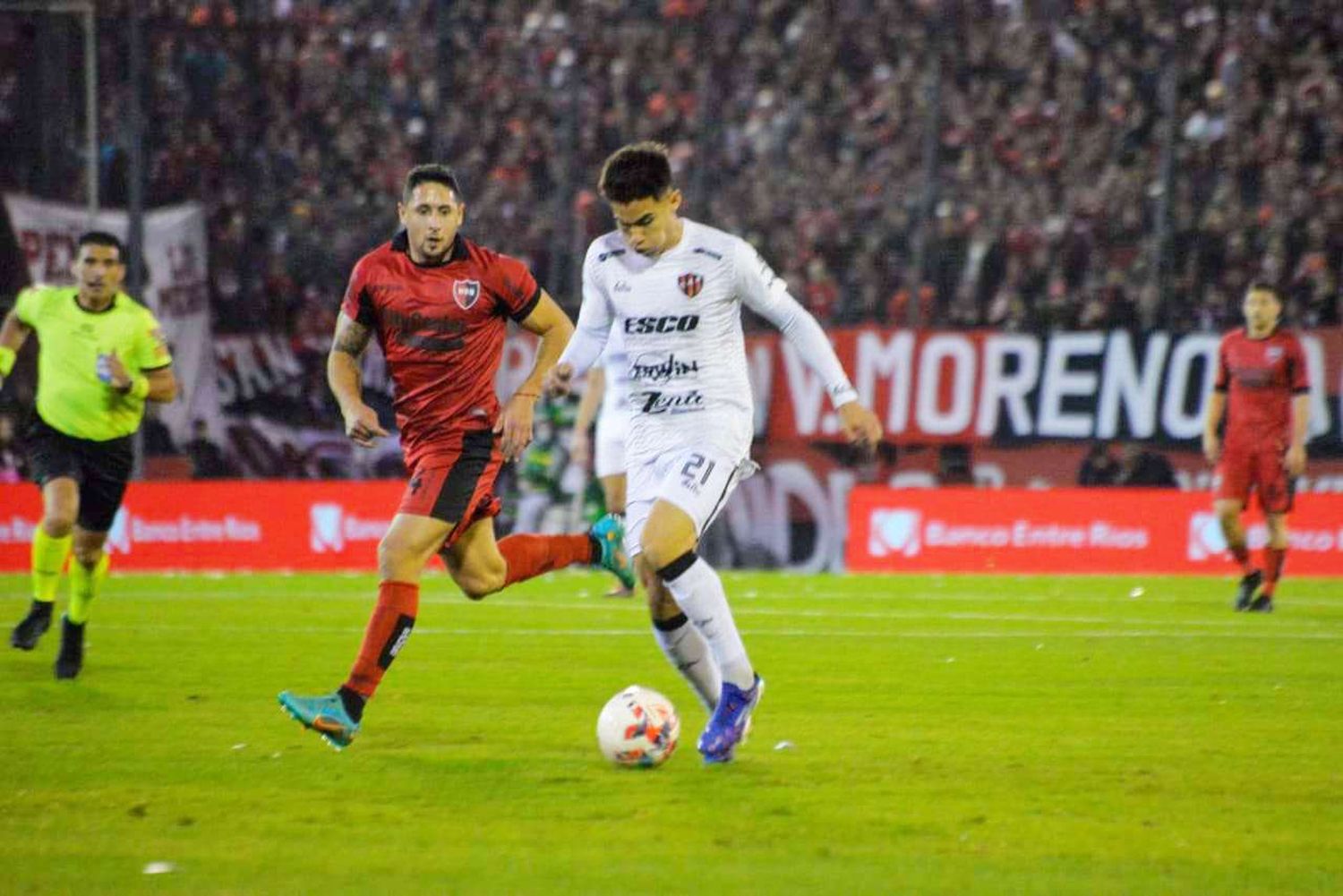 Sebastián Medina tuvo su
bautismo de gol en Patronato