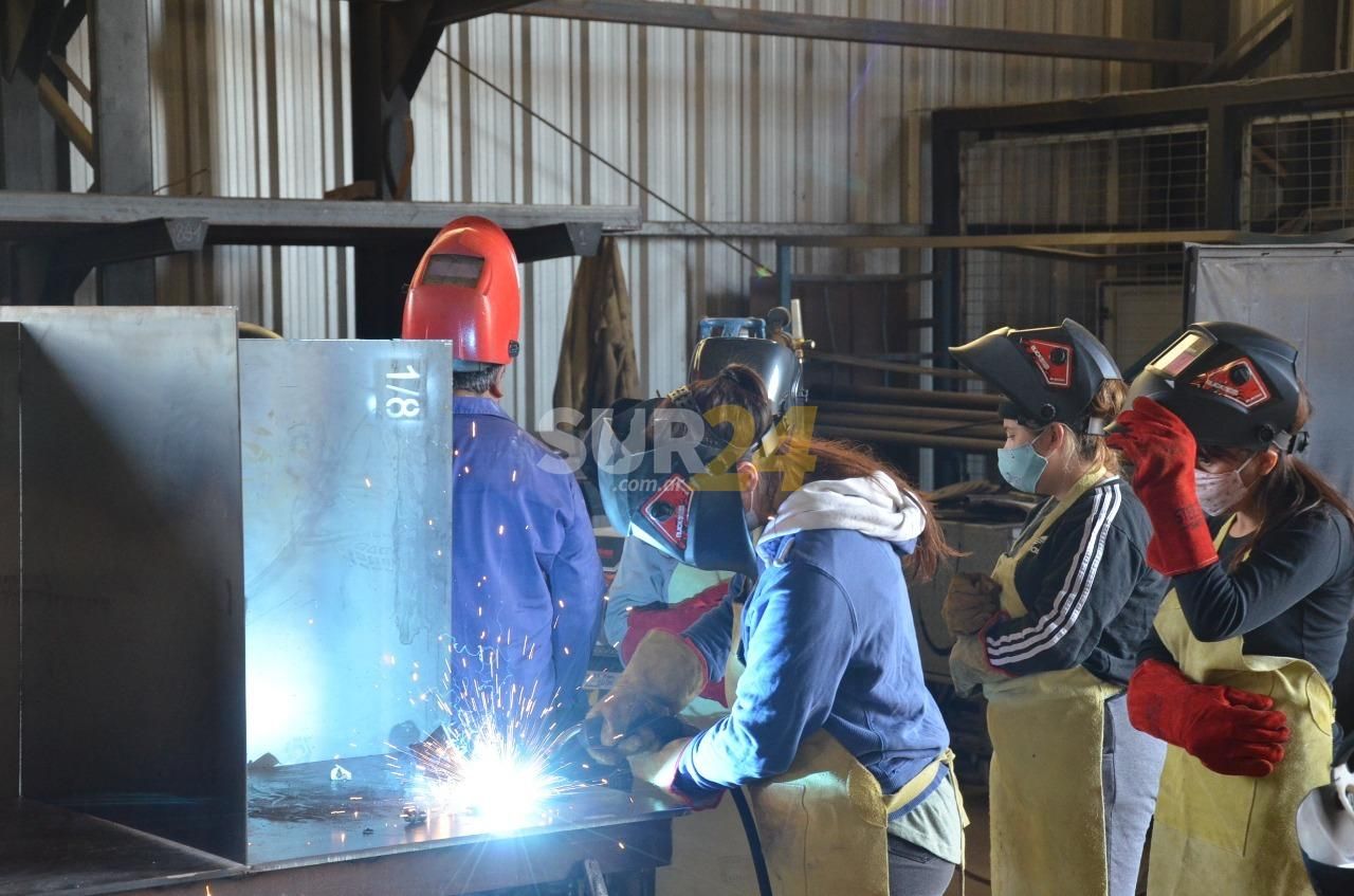Comenzó la etapa práctica del curso de soldadura organizado por el Municipio