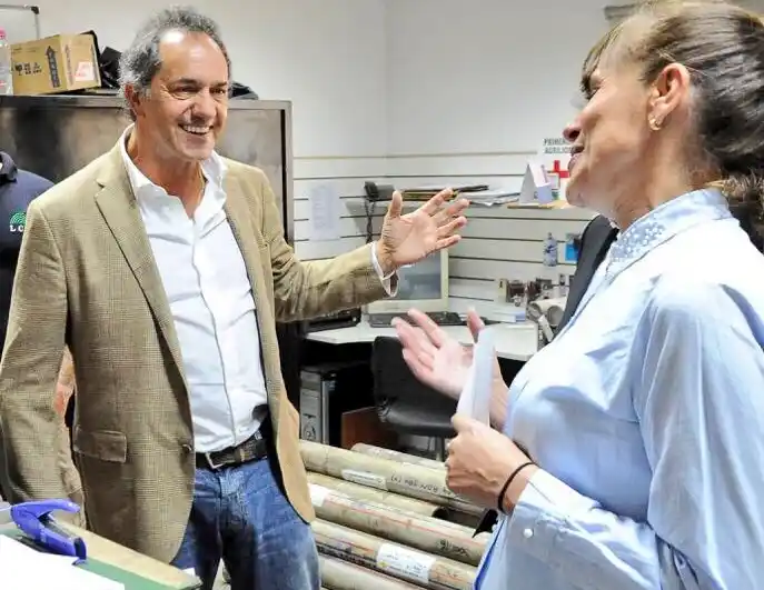 Scioli continúa su recorrida por distritos de la provincia