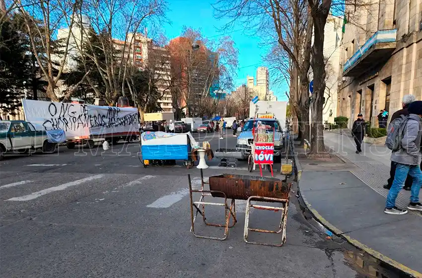 Reclamo de choripaneros: "Somos todos trabajadores, nadie pide subsidios"
