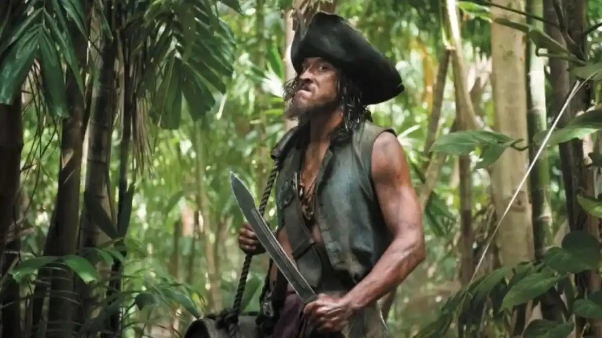 Muere actor de «Piratas del Caribe» atacado por un tiburón mientras surfeaba en Hawái