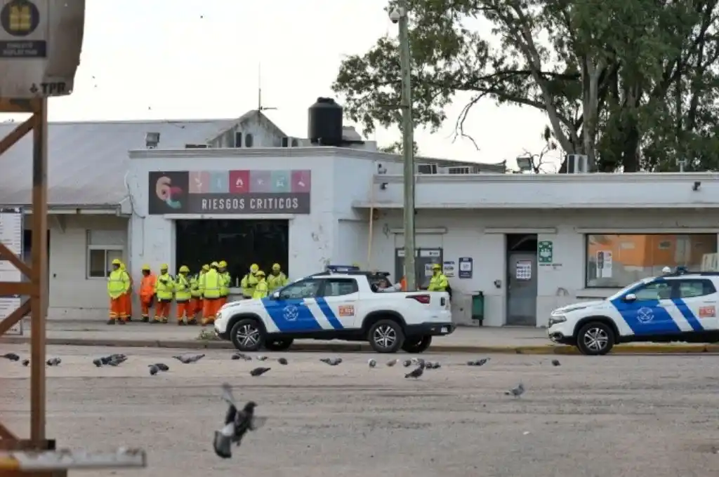 Paro tras la trágica muerte de un operario en el Puerto de Rosario: denuncian precariedad laboral