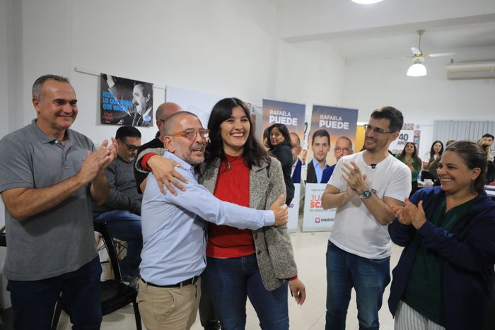 abrazo scavino valeria carrizo