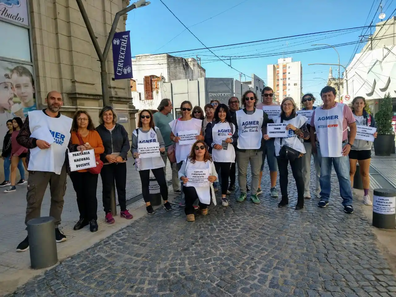 Paro de CTERA: Integrantes de Agmer entregaron panfletos en la zona céntrica