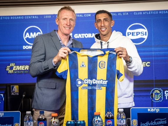 Di María tuvo una emotiva presentación en Rosario Central